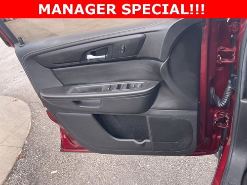 Used 2017 Chevrolet Traverse LT image 11