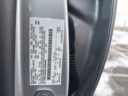 Used 2020 Ford Escape SE image 8