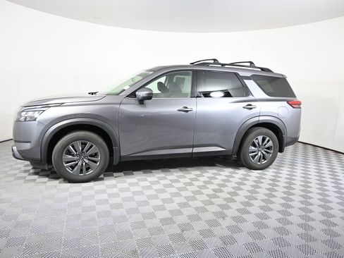 Used 2024 Nissan Pathfinder SV w/ SV Premium Package AWD/4WD image 2