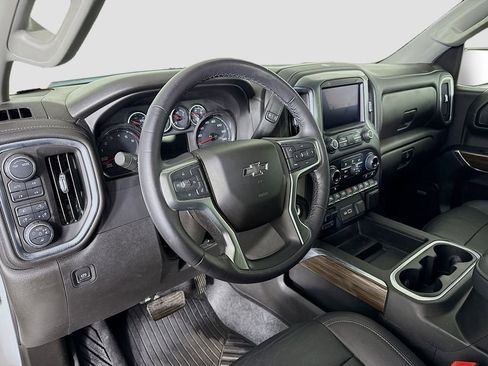 Used 2021 Chevrolet Silverado 1500 LT Trail Boss w/ Convenience Package II image 9