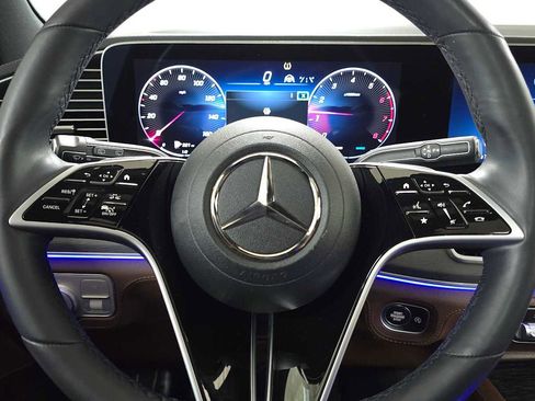 Used 2024 Mercedes-Benz GLE 450 4MATIC image 27