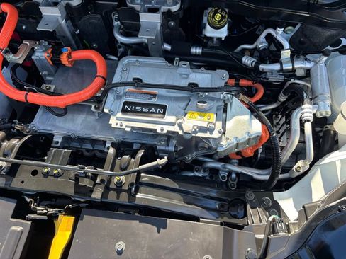 Used 2024 Nissan Ariya AWD image 30