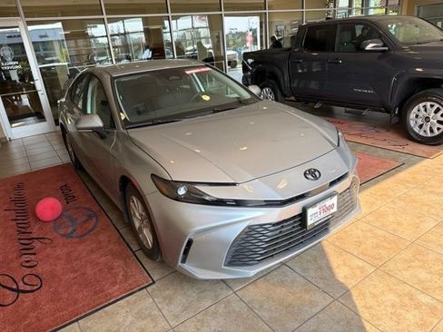 Used 2026 Toyota Camry LE w/ Preferred Package 2 (TMS) FWD image 3