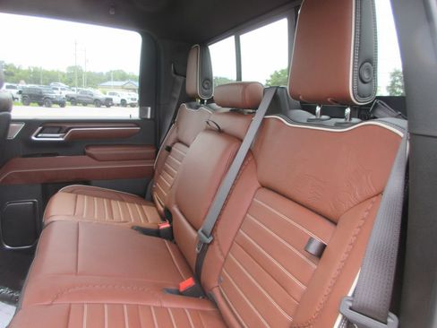New 2026 GMC Sierra 3500 Denali Ultimate AWD/4WD image 14