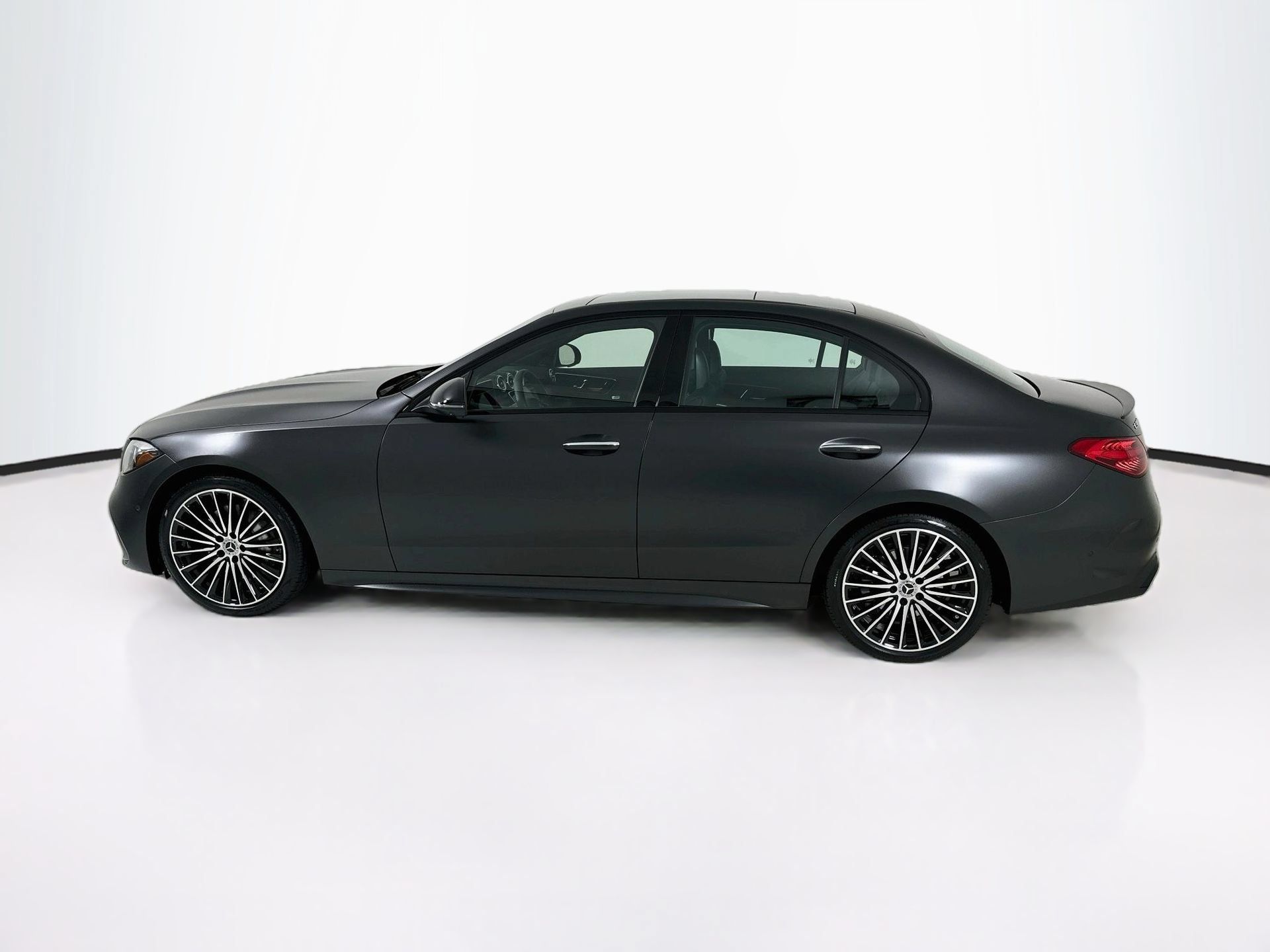 Used 2025 Mercedes-Benz C 300 Sedan image 5