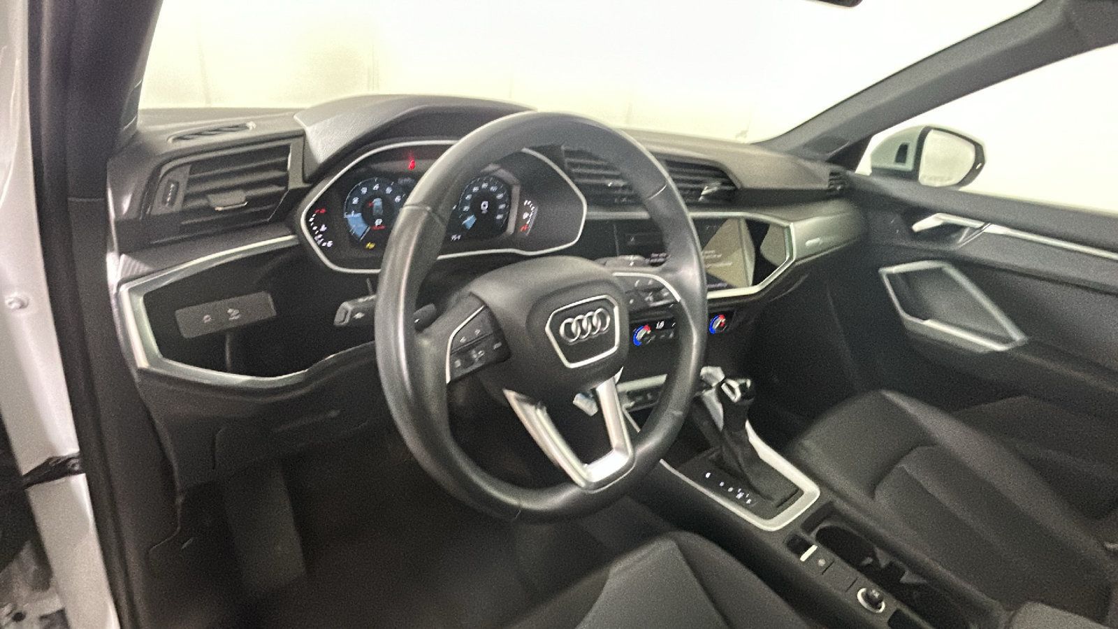 Used 2025 Audi Q3 2.0T Premium AWD/4WD image 14
