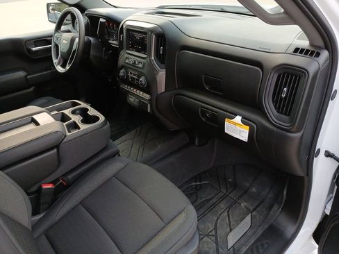 New 2025 Chevrolet Silverado 1500 Custom image 30