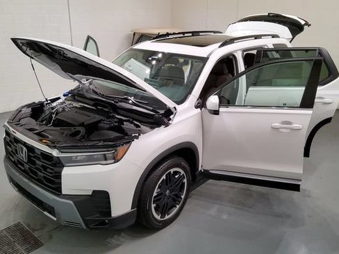 New 2026 Honda Pilot Touring image 12
