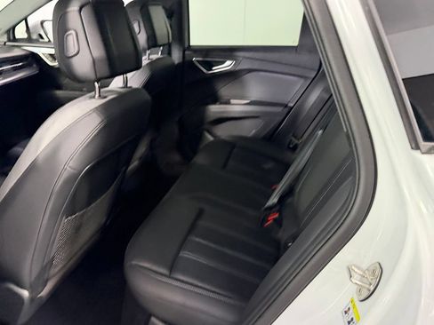 Used 2024 Audi Q4 e-tron Prestige AWD/4WD image 25