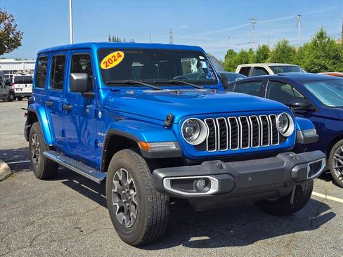 Used 2024 Jeep Wrangler Unlimited Sahara w/ Safety Group AWD/4WD image 10