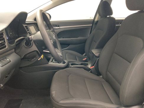 Used 2019 Hyundai Elantra SE w/ Cargo Package FWD image 17