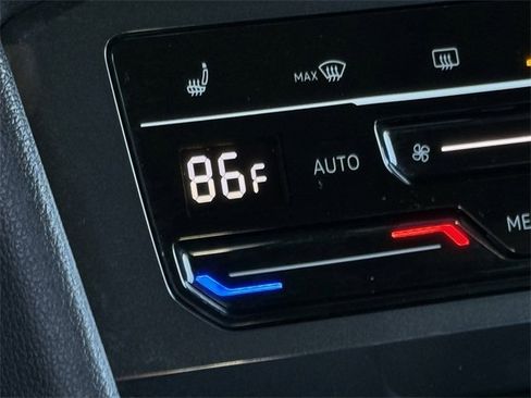 Certified 2023 Volkswagen Tiguan SE R-Line image 20