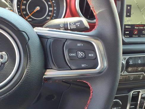 Used 2023 Jeep Gladiator Rubicon w/ Cold Weather Group AWD/4WD image 14