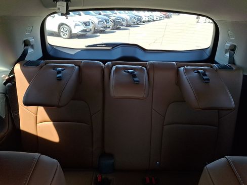 Certified 2023 Nissan Pathfinder Platinum AWD/4WD image 13