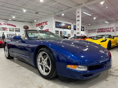 Used 2004 Chevrolet Corvette Convertible w/ Preferred Equipment Group RWD image 5