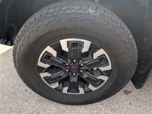 Used 2024 Nissan Frontier PRO-4X w/ Technology Package image 15