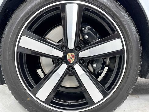 Certified 2026 Porsche Cayenne Coupe AWD/4WD image 31