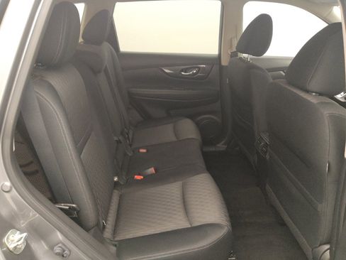 Used 2018 Nissan Rogue SV FWD image 19