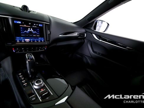 Used 2023 Maserati Levante Modena image 15