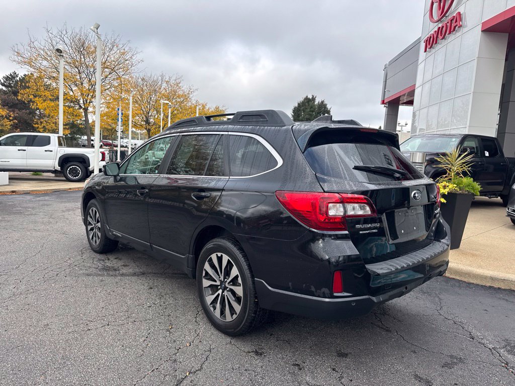Used 2017 Subaru Outback 3.6R Limited AWD/4WD image 3