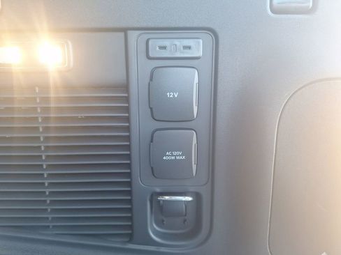 New 2025 Ford Expedition Active image 41