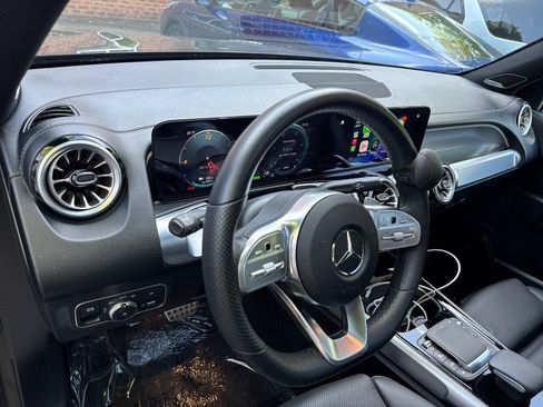 Used 2023 Mercedes-Benz EQB 300 4MATIC image 17