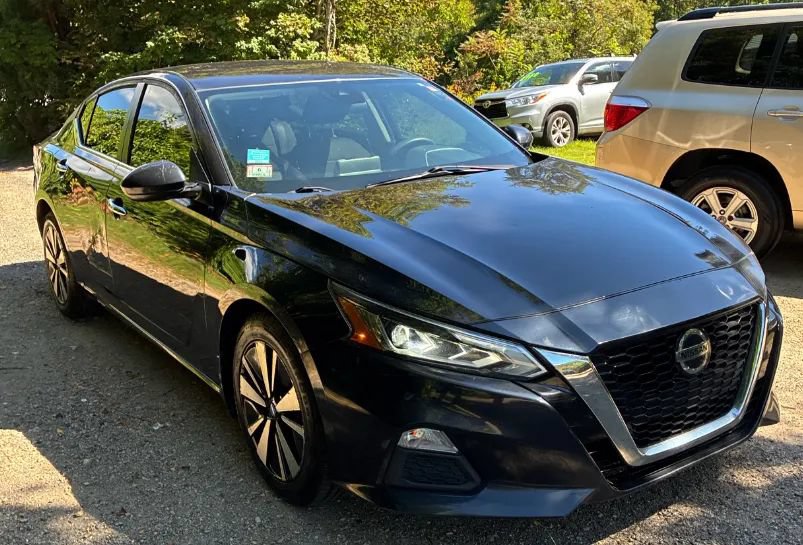 Used 2021 Nissan Altima 2.5 SV FWD image 2