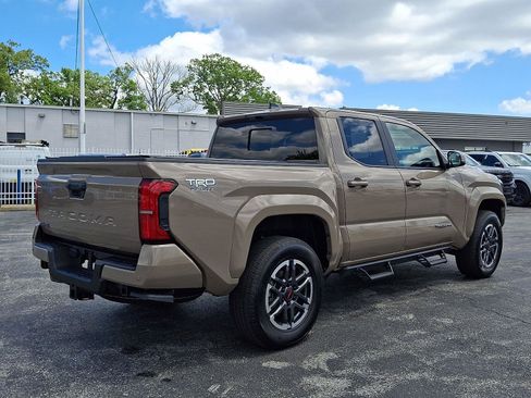 Used 2026 Toyota Tacoma TRD Sport w/ TRD Sport Upgrade Package AWD/4WD image 6