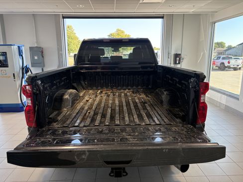 Used 2024 Chevrolet Silverado 2500 LT image 8