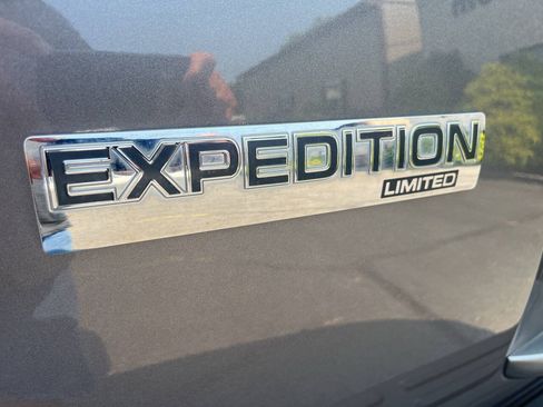 Used 2014 Ford Expedition Limited w/ Equipment Group 301A AWD/4WD image 9