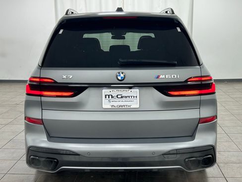 Used 2025 BMW X7 M60i w/ Climate Comfort Package image 4