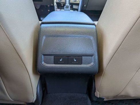 Used 2019 Volkswagen Jetta SE w/ Cold Weather Package FWD image 12