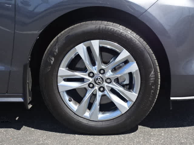 Certified 2025 Toyota Sienna XLE w/ XLE Plus Package FWD image 8