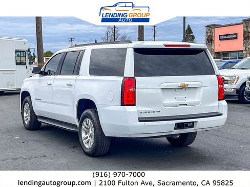 Used 2019 Chevrolet Suburban LT image 2