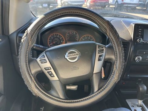Used 2015 Nissan Titan S image 32