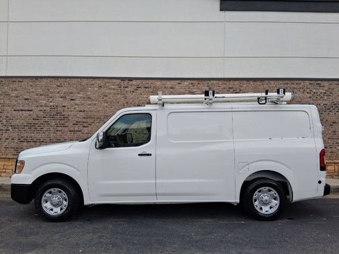 Used 2015 Nissan NV 2500 SV w/ Technology Package RWD image 2