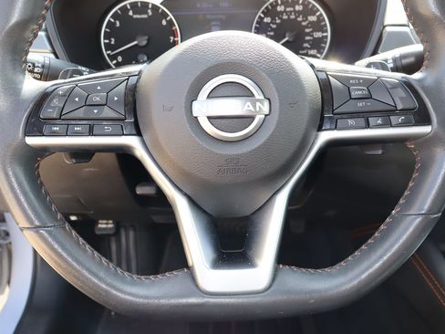 Used 2024 Nissan Altima 2.5 SR FWD image 11