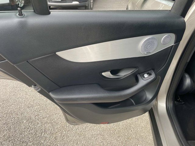 Used 2019 Mercedes-Benz GLC 300 4MATIC image 19