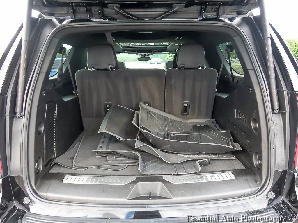 Used 2023 Chevrolet Suburban RST w/ Luxury Package AWD/4WD image 31