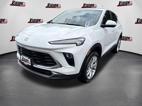 Used 2024 Buick Encore GX Preferred AWD/4WD image 1
