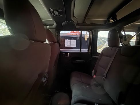 Used 2022 Jeep Wrangler Unlimited Sport AWD/4WD image 19