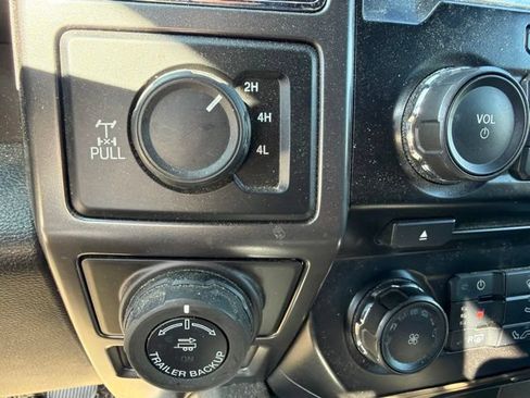 Used 2017 Ford F150 XLT w/ Equipment Group 302A Luxury AWD/4WD image 9