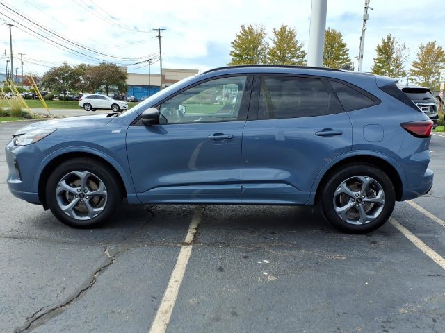 Used 2023 Ford Escape ST-Line w/ Tech Pack #1 AWD/4WD image 4