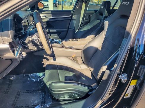 Used 2022 Porsche Panamera GTS image 8