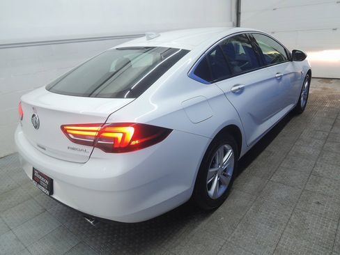 Used 2018 Buick Regal Preferred image 9