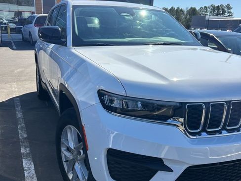 Used 2023 Jeep Grand Cherokee Laredo w/ Trailer Tow Prep Group (B) image 25