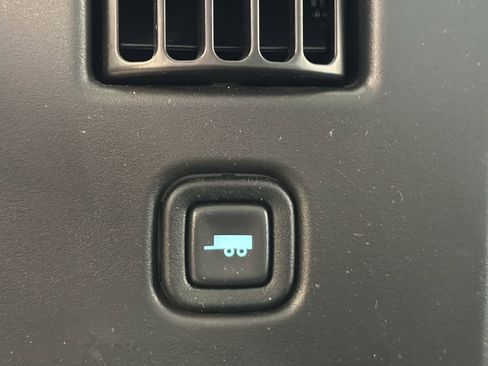 Used 2024 Chevrolet Express 2500 w/ Driver Convenience Package image 39