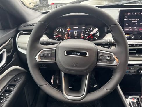 New 2026 Jeep Compass Limited image 18