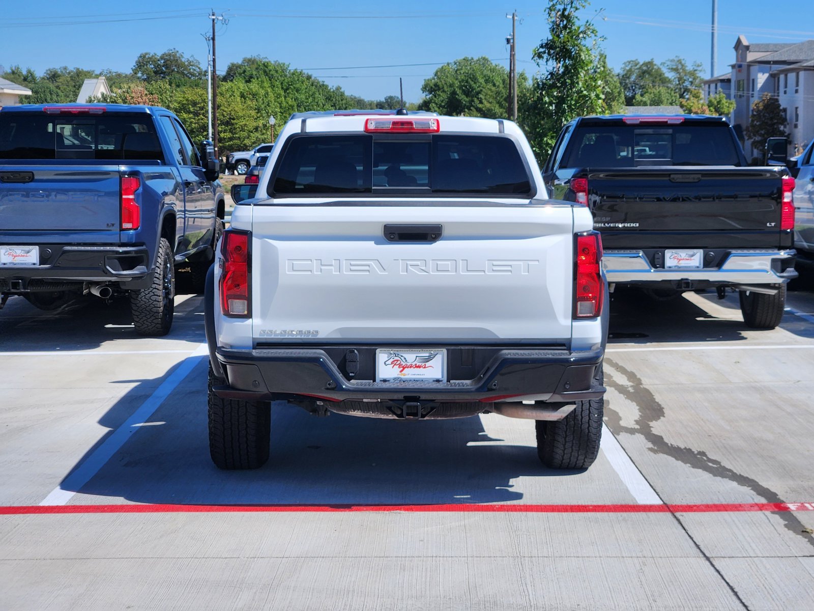 Certified 2024 Chevrolet Colorado Trail Boss w/ Technology Package AWD/4WD image 9