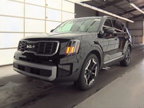 Used 2025 Kia Telluride S image 2